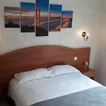 Logis - Le Chatel 3*