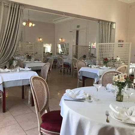 Hotel Logis - Le Chatel 3*