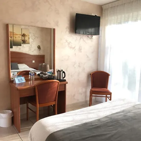 Logis - Le Chatel Hotel 3*