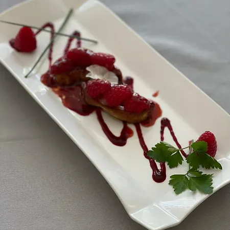 Logis - Le Chatel 3*