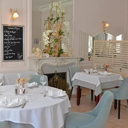 Logis - Le Chatel Hotel