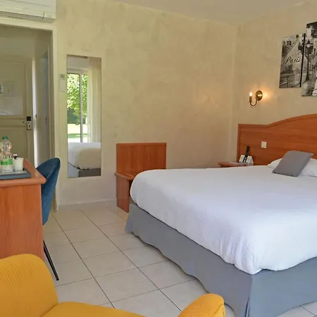 Logis - Le Chatel Hotel