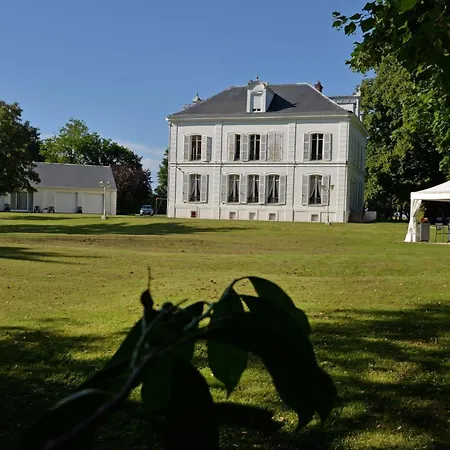 Hotel Logis - Le Chatel 3*