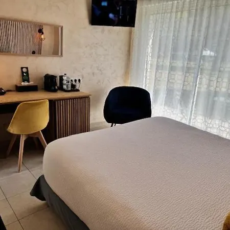 Hotel Logis - Le Chatel