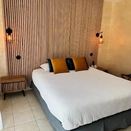 Logis - Le Chatel Hotel Nangis