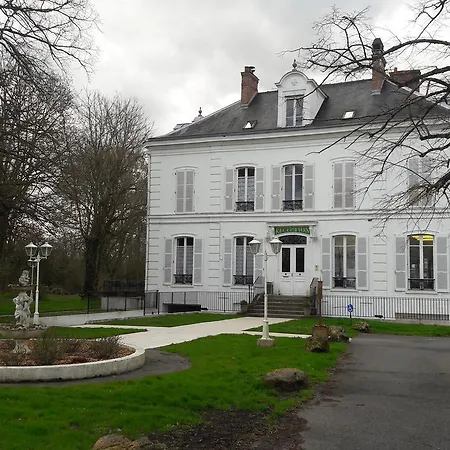 Logis - Le Chatel 3*