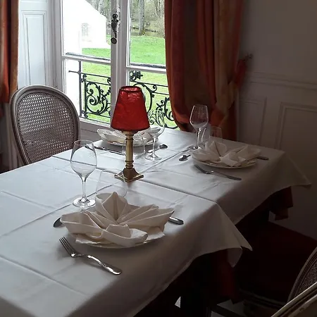 Logis - Le Chatel 3*