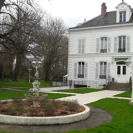 Hotel Logis - Le Chatel Nangis