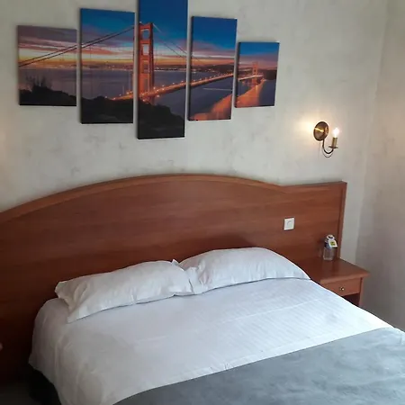 Logis - Le Chatel 3*