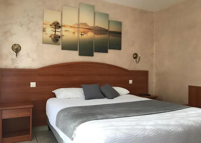 Hotel Logis - Le Chatel