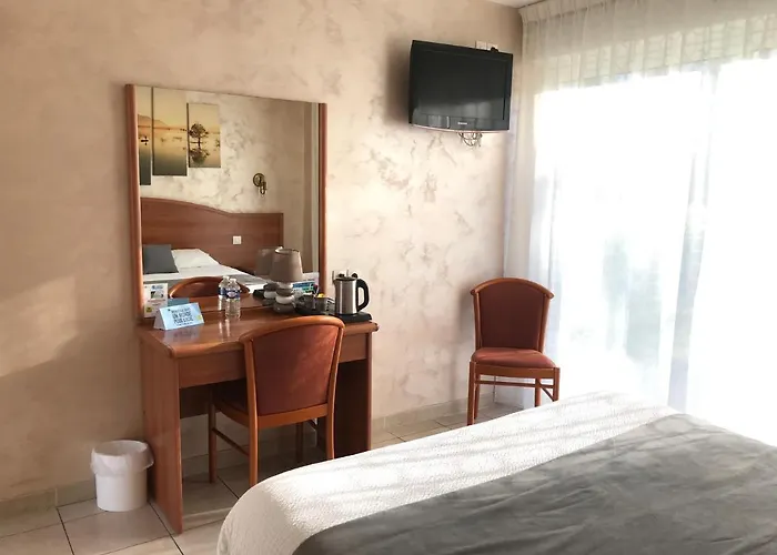 Logis - Le Chatel Hotel 3*