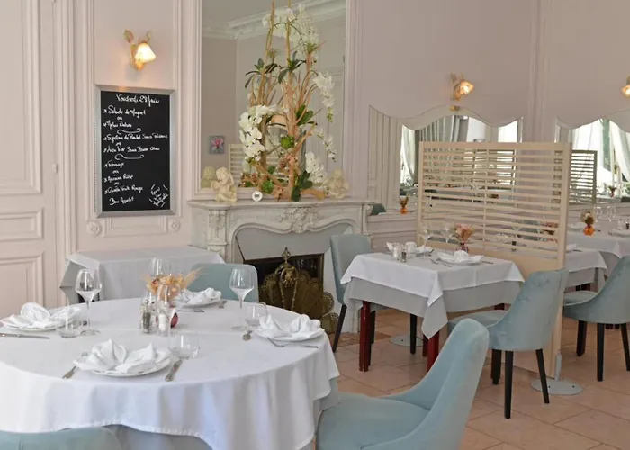 Logis - Le Chatel Hotel