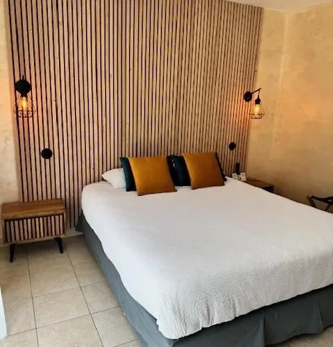 Logis - Le Chatel Hotel Nangis