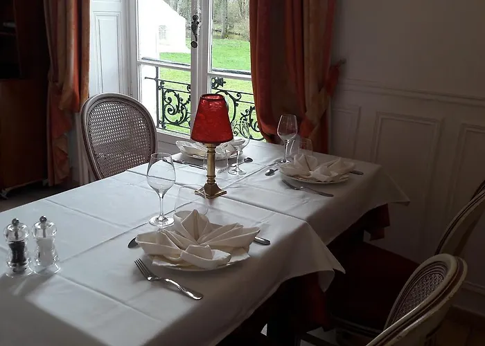 Logis - Le Chatel 3*