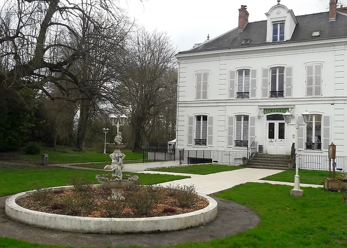 Hotel Logis - Le Chatel Nangis