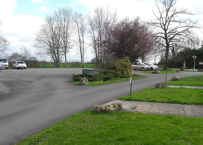 Logis - Le Chatel Hotel 3*