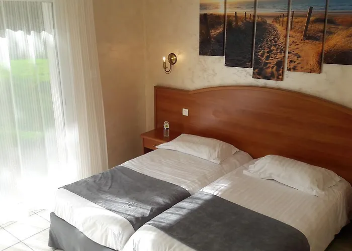 Hotel Logis - Le Chatel 3*